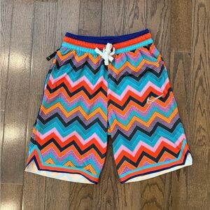 Nike Men’s Multicolor Chevron Athletic Shorts - Size XS